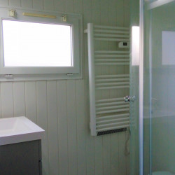 Autre vue salle d'eau du 1er logement Rochefort